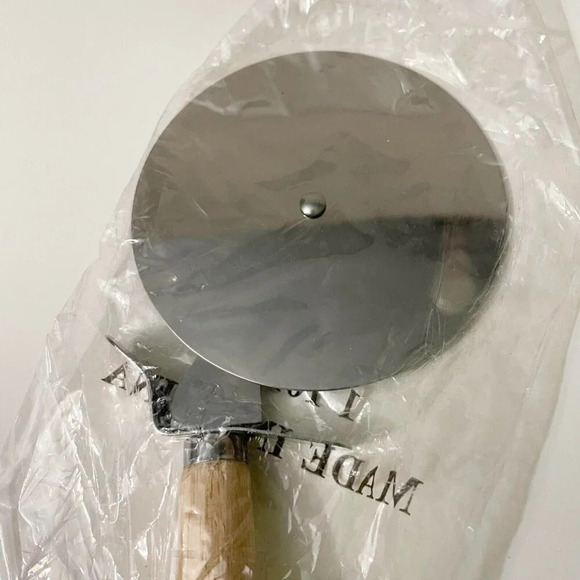 Birra Moretti  Pizza Cutter Lager Beer Advertising Kitchenware - Picture 5 of 13